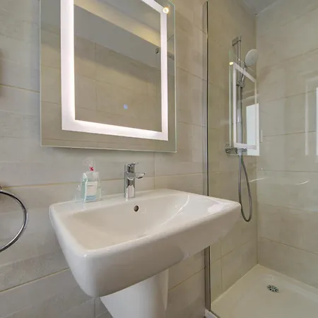 아파트 Kuya Duplex Penthouse With Private Heated Pool And Views By Haven And Keys Malta