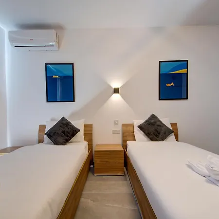 Kuya Duplex Penthouse With Private Heated Pool And Views By Haven And Keys Malta 아파트 Is-Swieqi