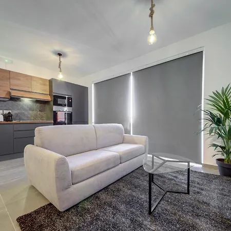 Kuya Duplex Penthouse With Private Heated Pool And Views By Haven And Keys Malta *