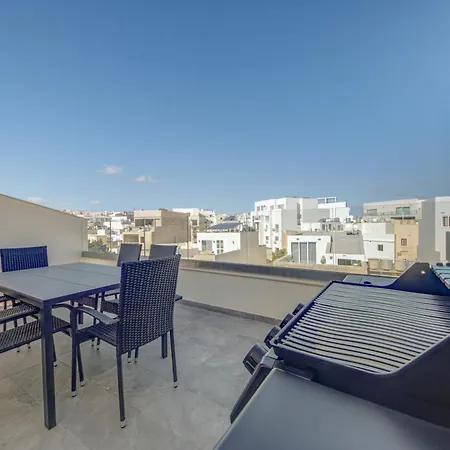 Kuya Duplex Penthouse With Private Heated Pool And Views By Haven And Keys Malta * Is-Swieqi