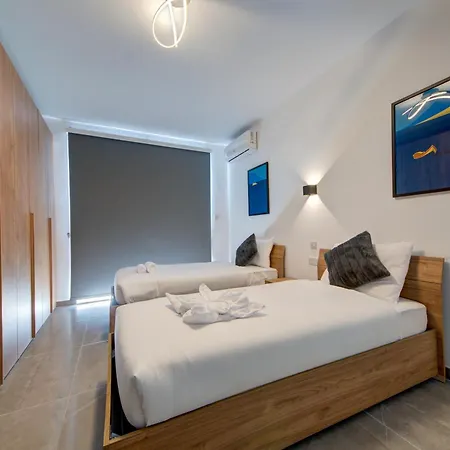 Kuya Duplex Penthouse With Private Heated Pool And Views By Haven And Keys Malta Is-Swieqi