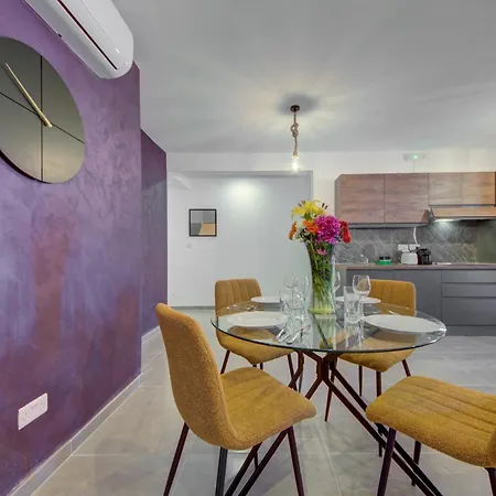 Kuya -private 2br Penthouse With Pool & Sunbeds By Jl