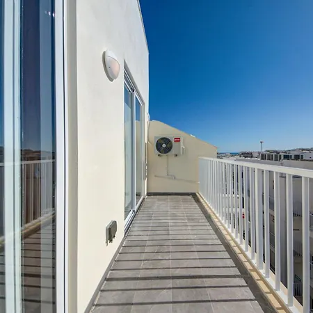 Kuya Duplex Penthouse With Private Heated Pool And Views By Haven And Keys Malta Apartment