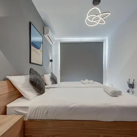 Kuya Duplex Penthouse With Private Heated Pool And Views By Haven And Keys Malta Is-Swieqi