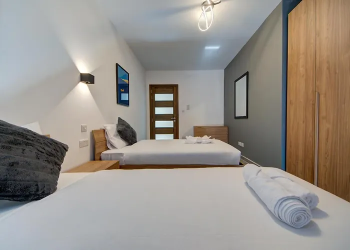 Kuya Duplex Penthouse With Private Heated Pool And Views By Haven And Keys Malta