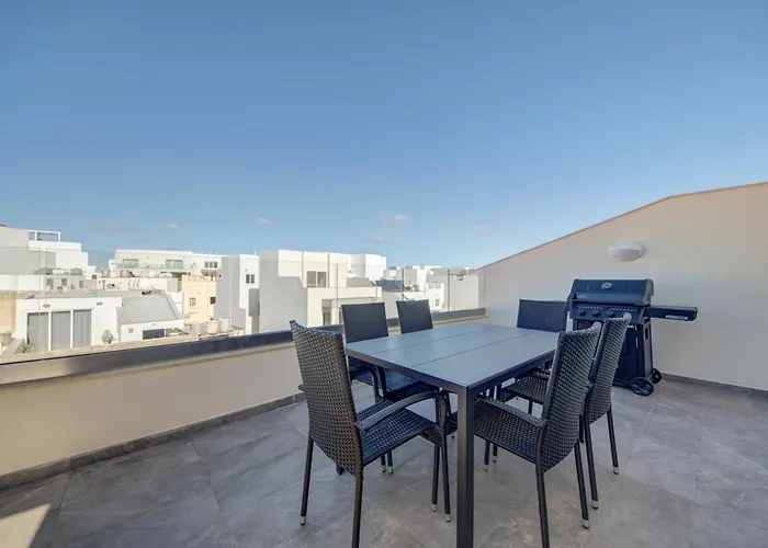 Kuya Duplex Penthouse With Private Heated Pool And Views By Haven And Keys Malta * Is-Swieqi