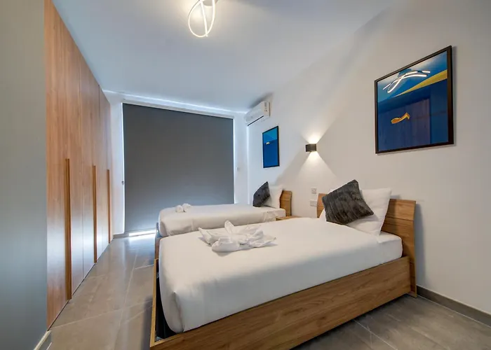 Kuya Duplex Penthouse With Private Heated Pool And Views By Haven And Keys Malta Is-Swieqi