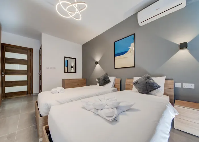 Kuya Duplex Penthouse With Private Heated Pool And Views By Haven And Keys Malta アパート