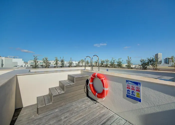 Kuya Duplex Penthouse With Private Heated Pool And Views By Haven And Keys Malta *